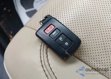 2013 Toyota Avalon Limited z USA, uszkodzony, nr VIN 4T1BK1EBXDU028546